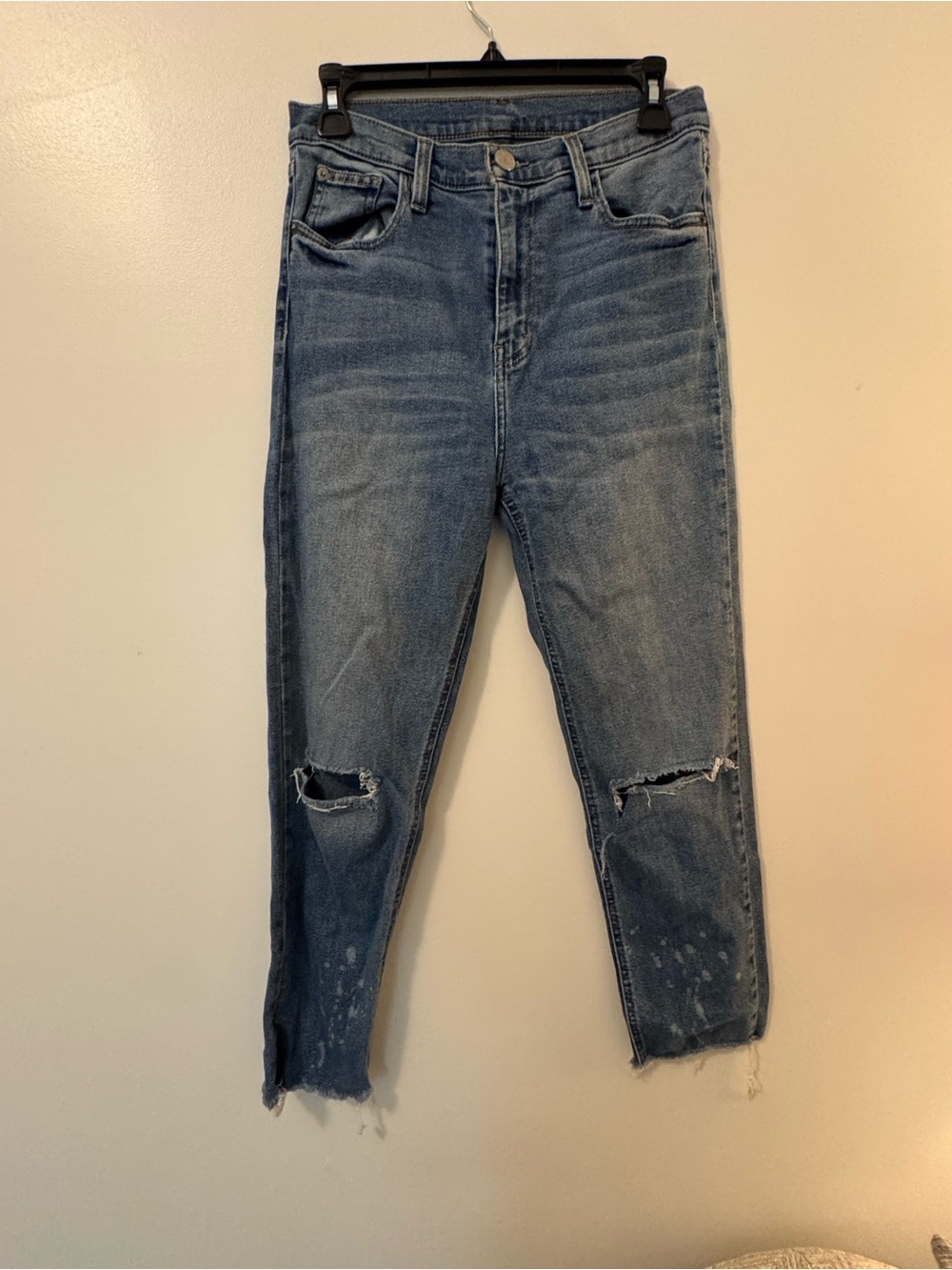 BDG Girlfriend Jeans in Medium Blue